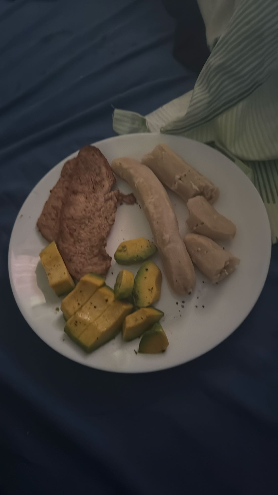 Plato con carne y plátano