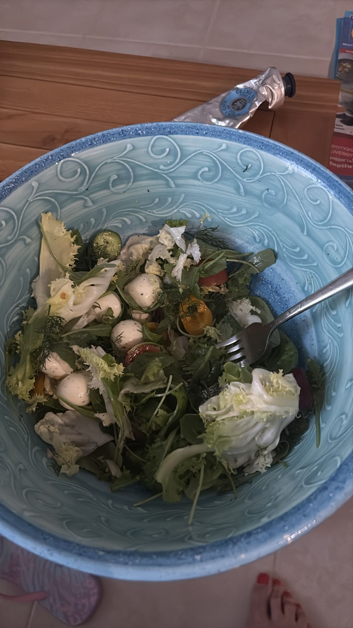 Mozzarella Garden Salad