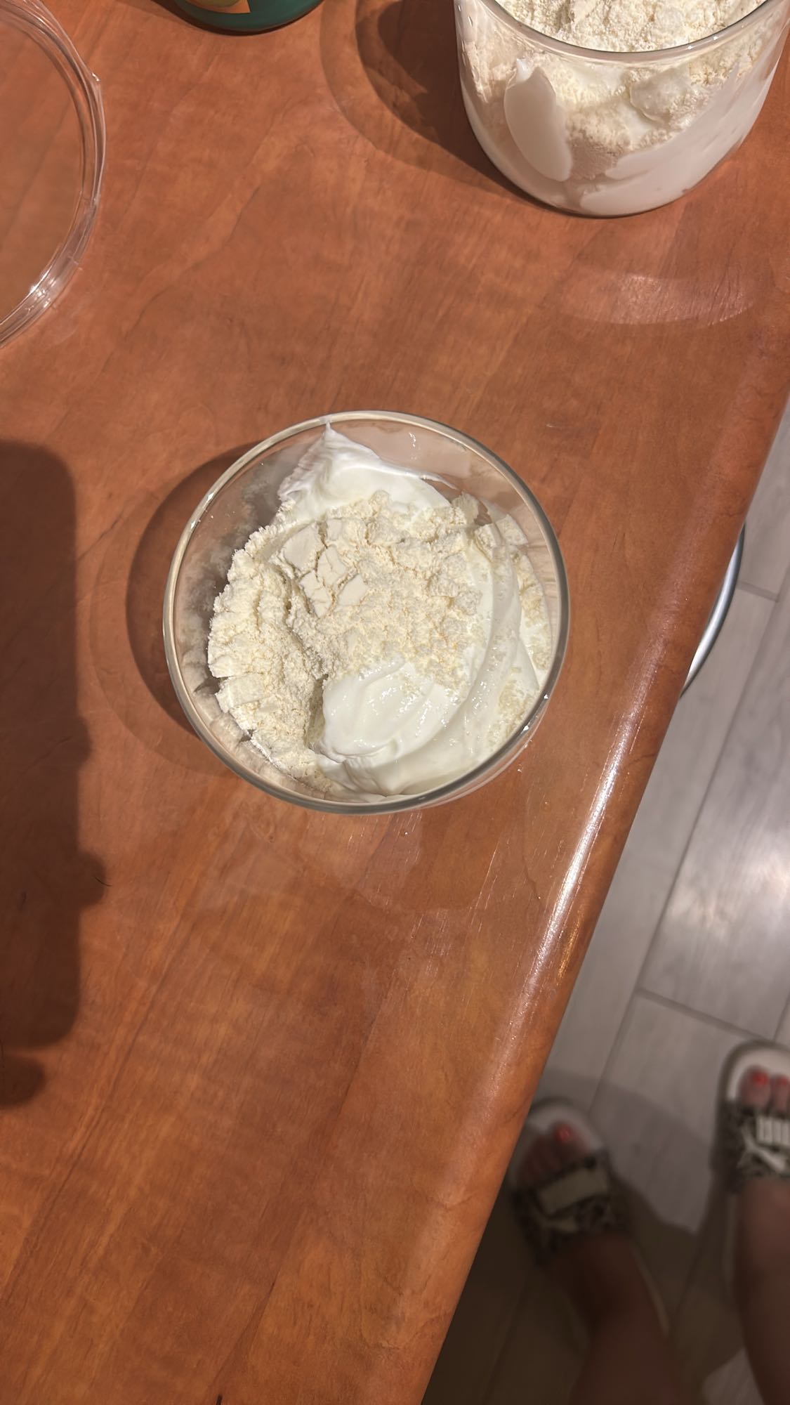 Yoghurt met eiwitpoeder