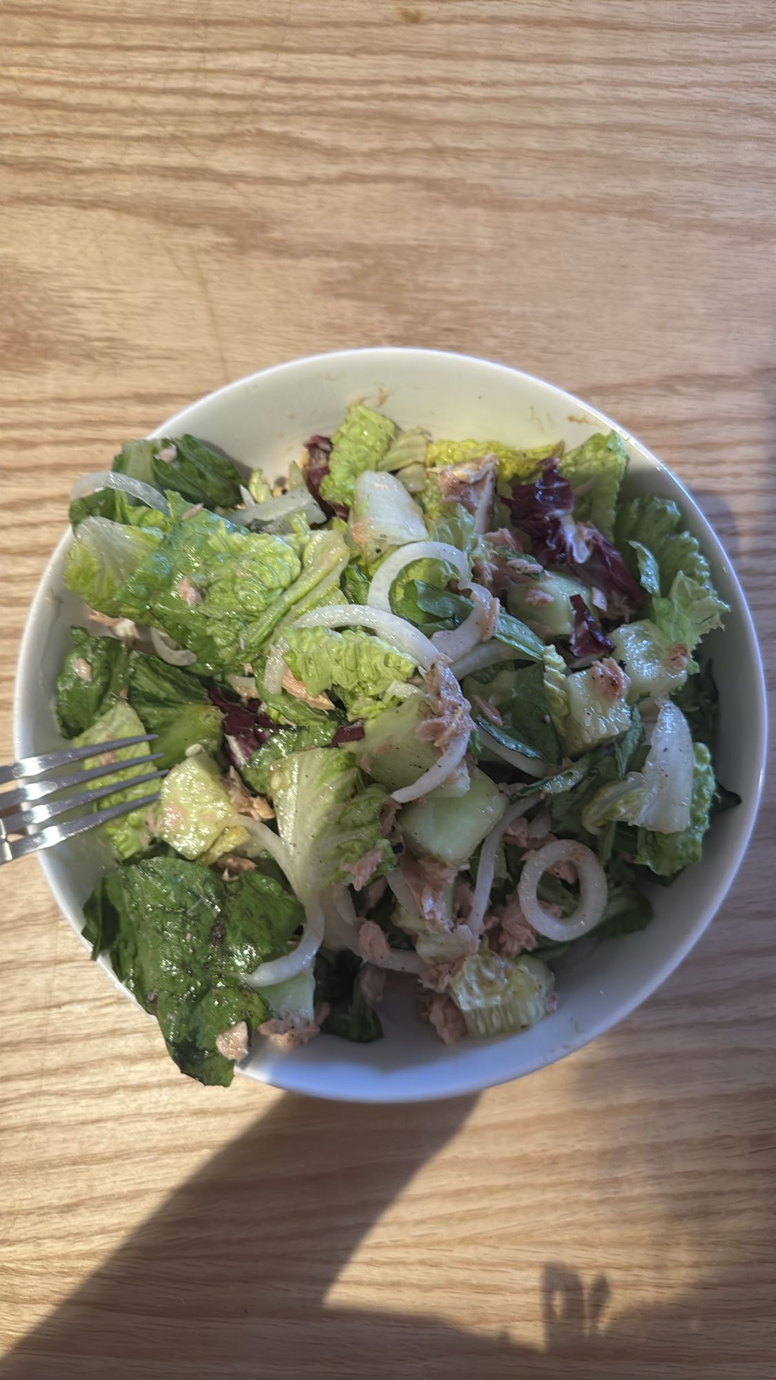 Салат с тунцом и овощами