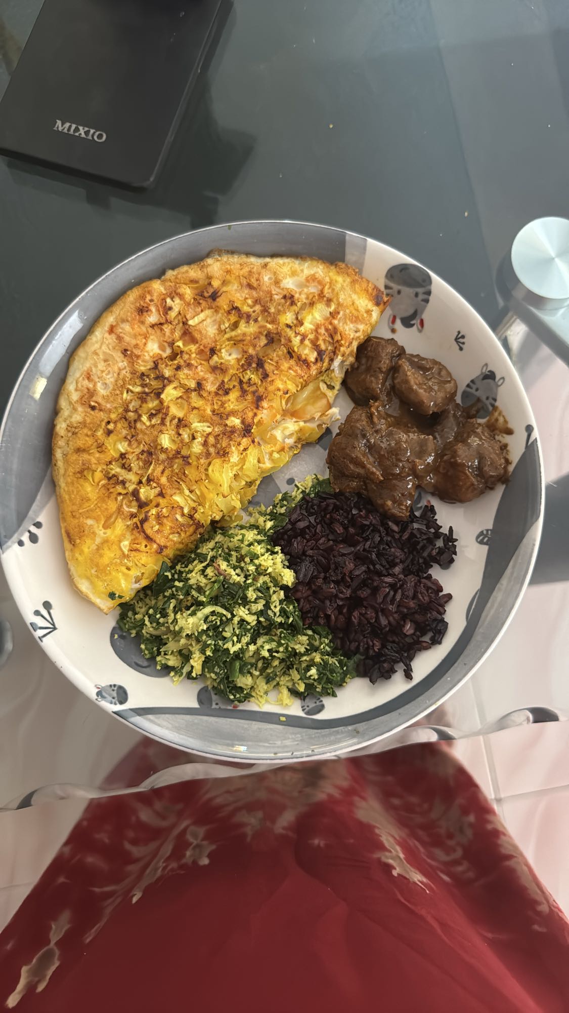 Omelette with rice & beef
