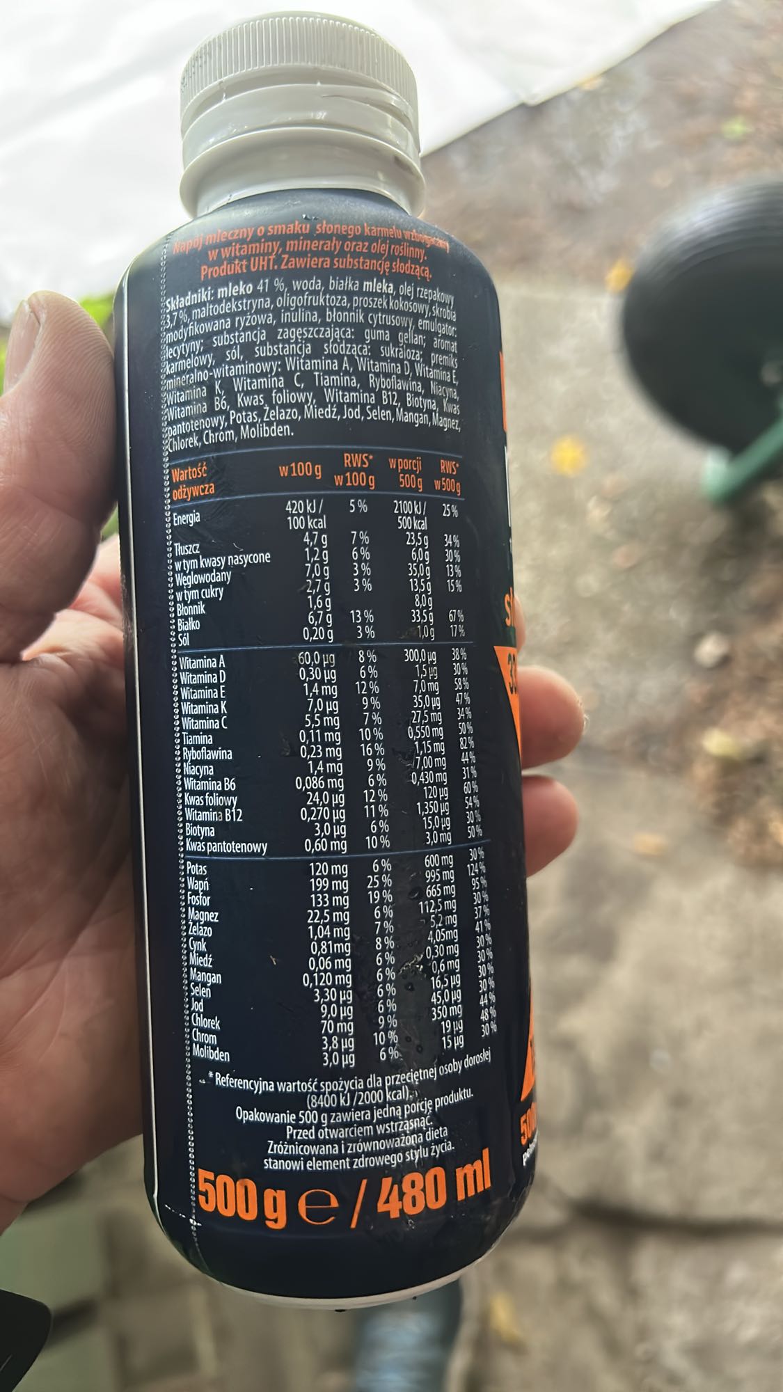 Napój karmelowy mleczny