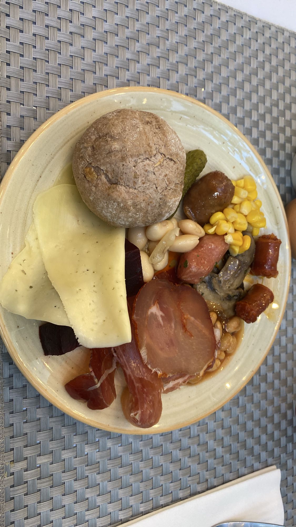 śniadaniowy talerz mieszany