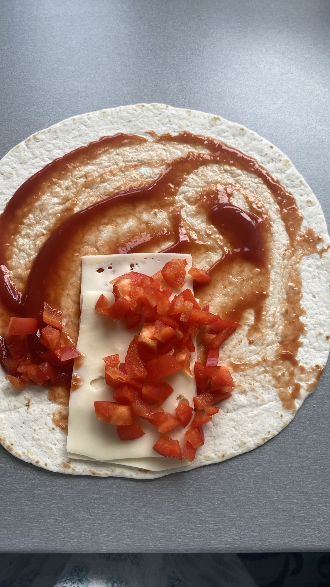 Wrap z serem i papryką