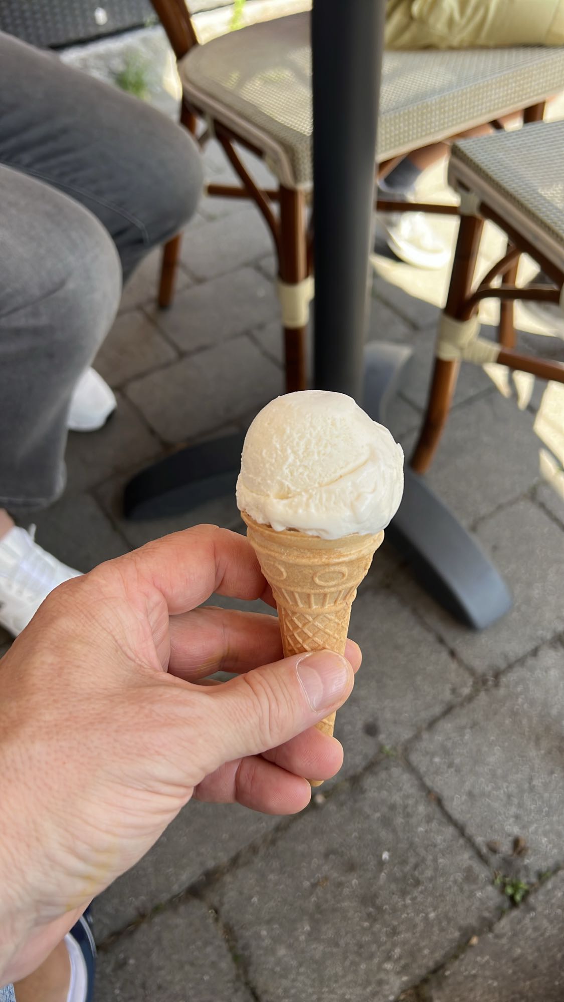 Lody waniliowe w rożku