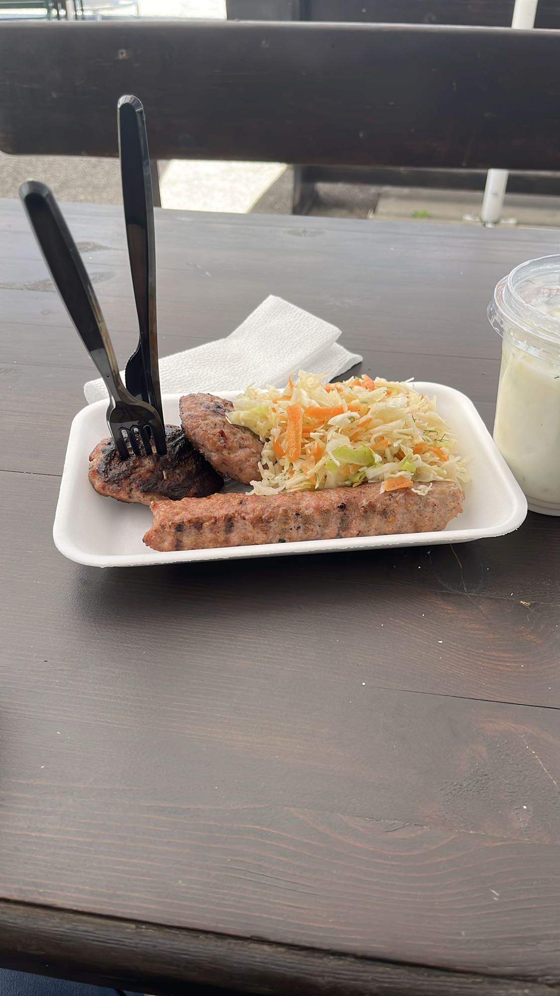 Кебапчета с гарнитура