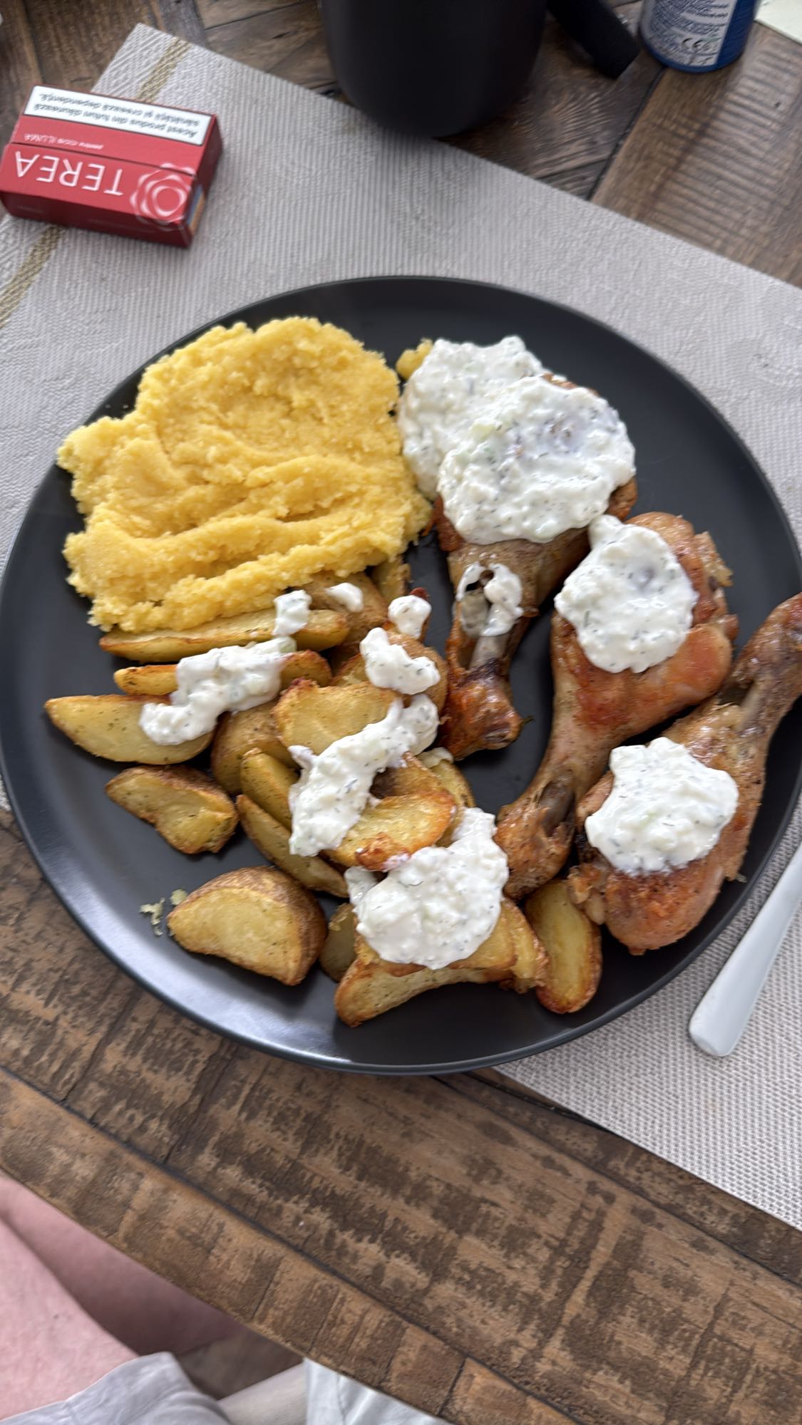 Pui cu cartofi și mămăligă