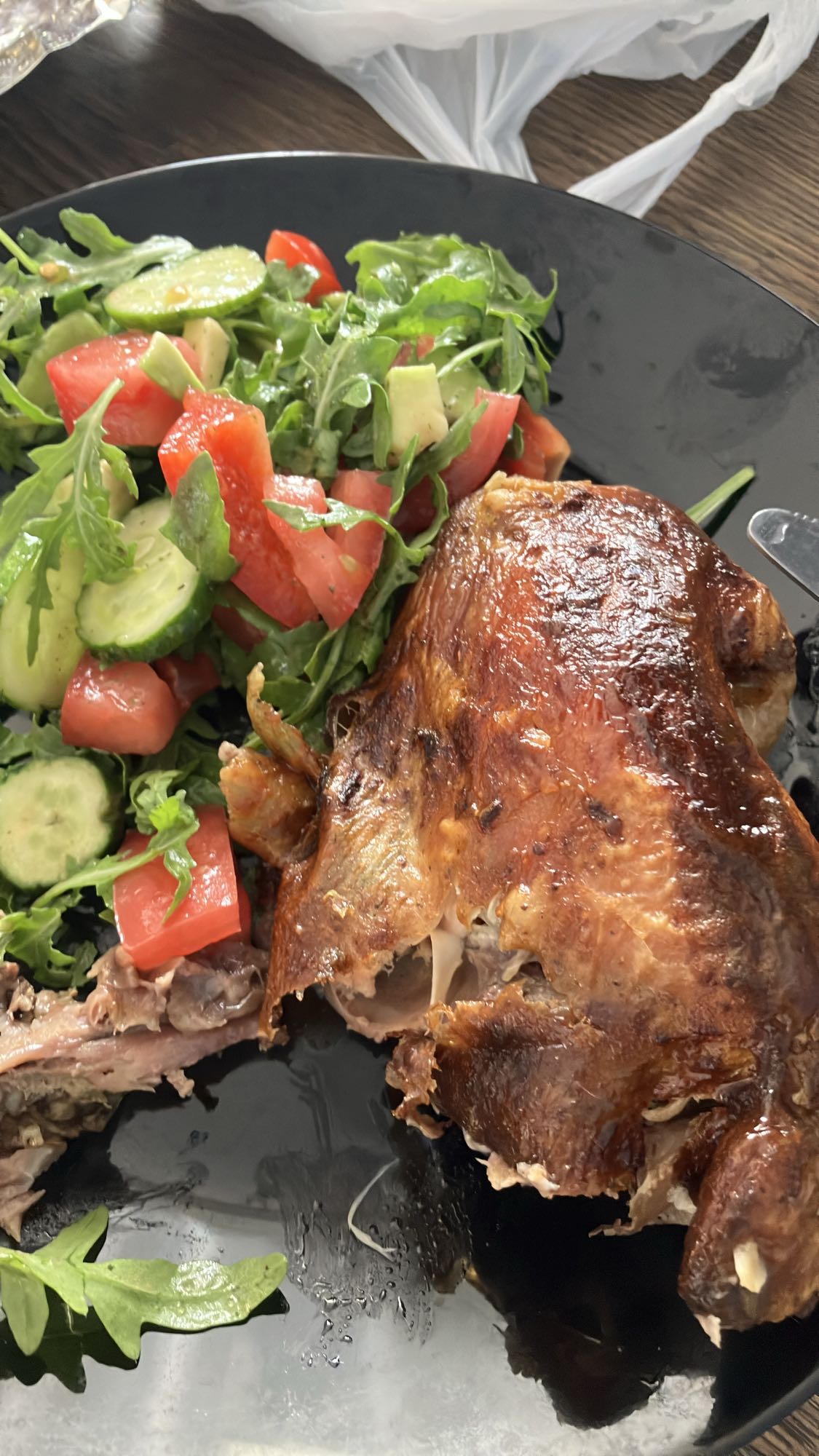 Pieczony kurczak z sałatką