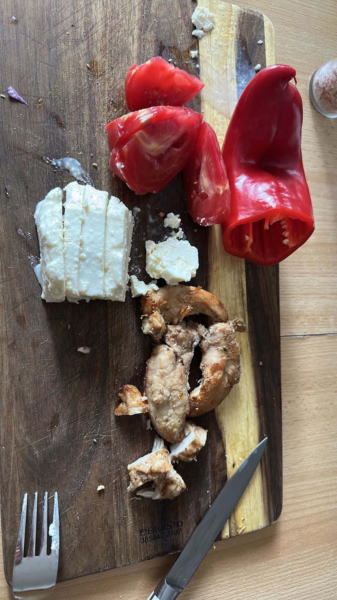 Piept de pui cu brânză și legume