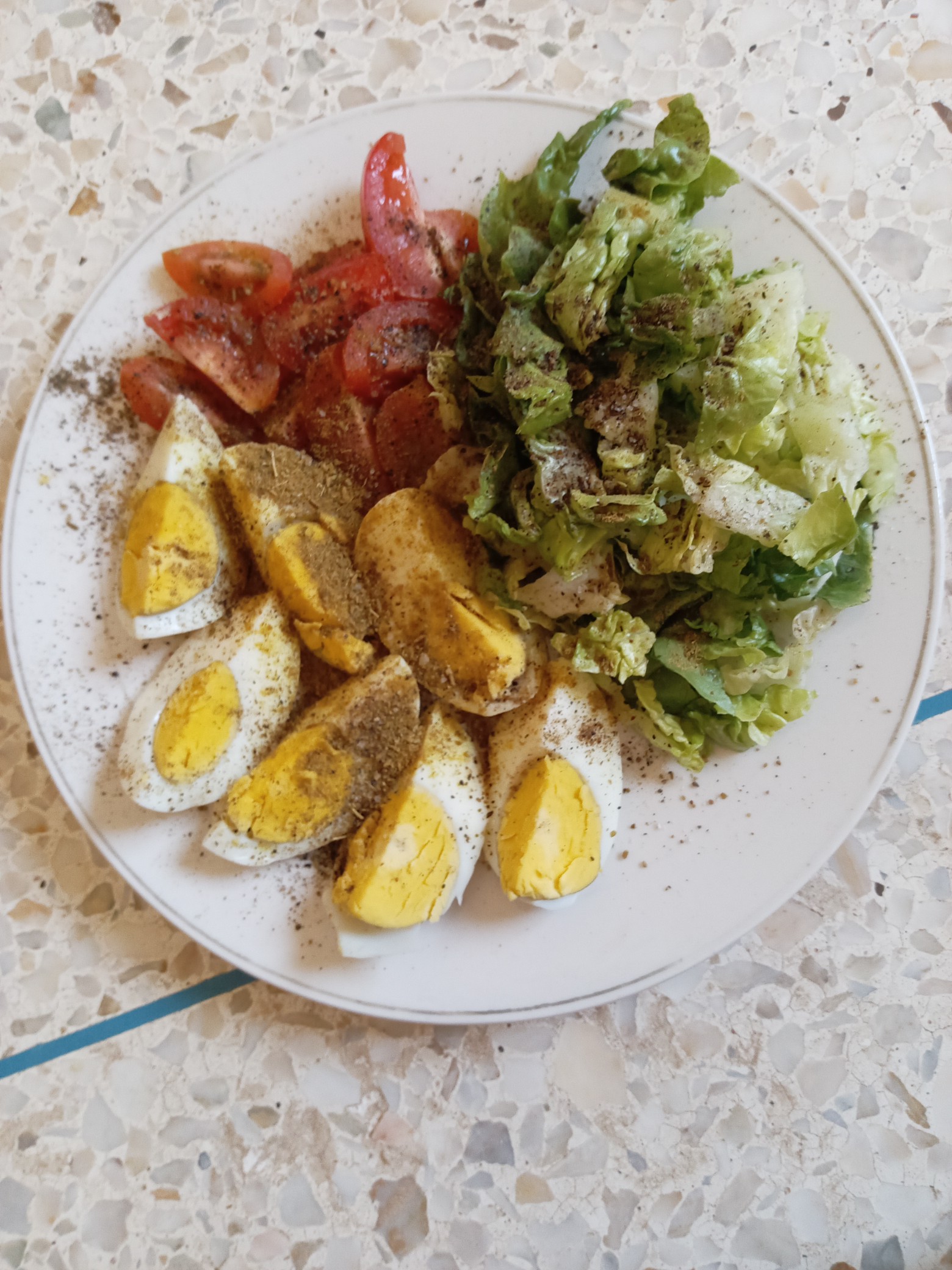Salade aux œufs durs
