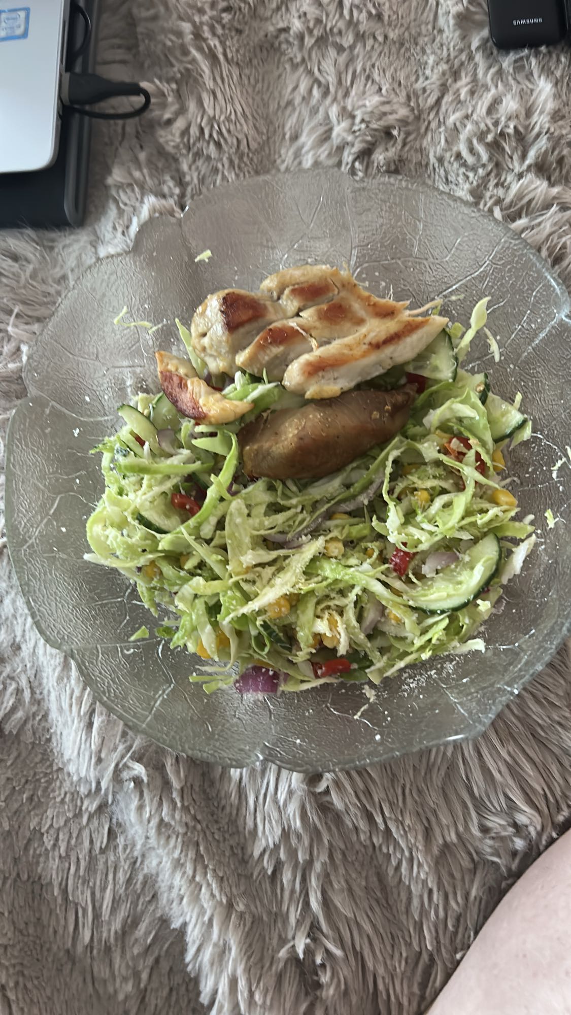 Kyllingsalat med grønnsaker