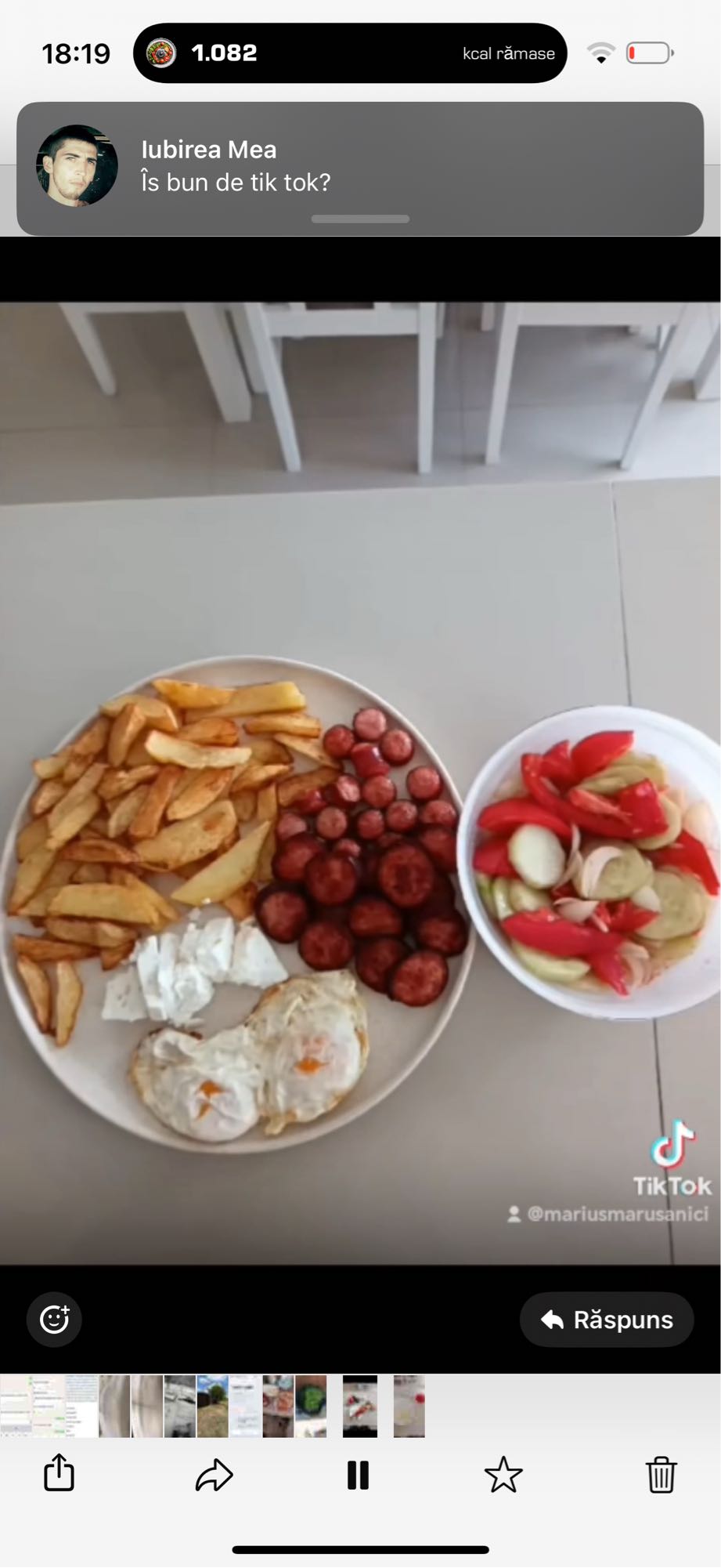 Mic dejun cu ou și cârnați