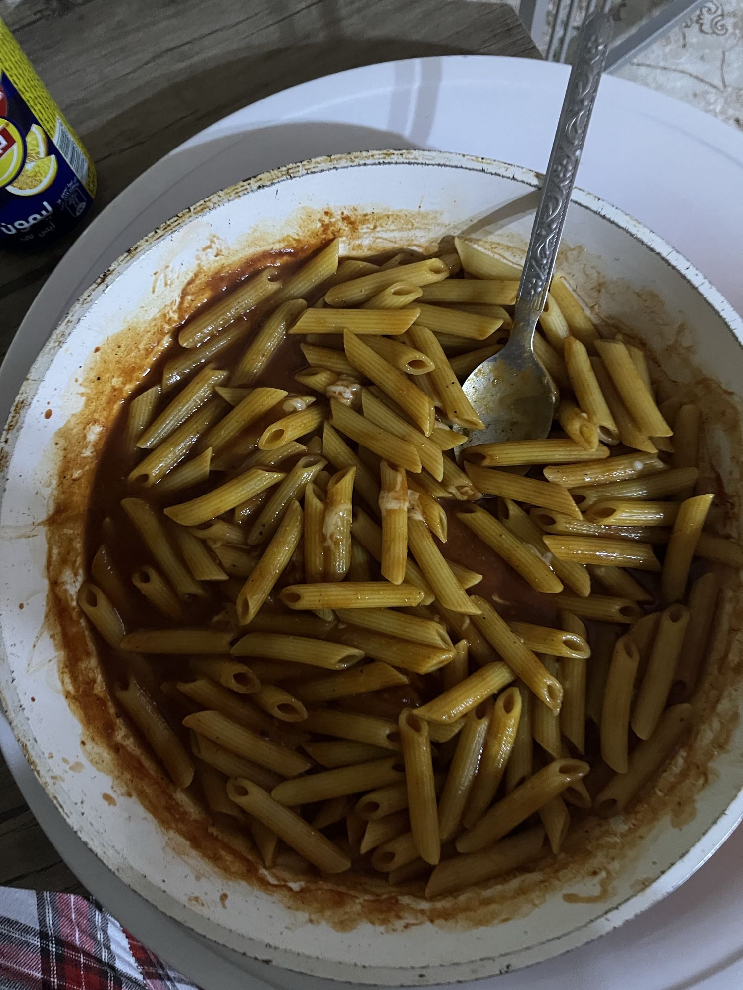 مكرونة بصلصة الطماطم