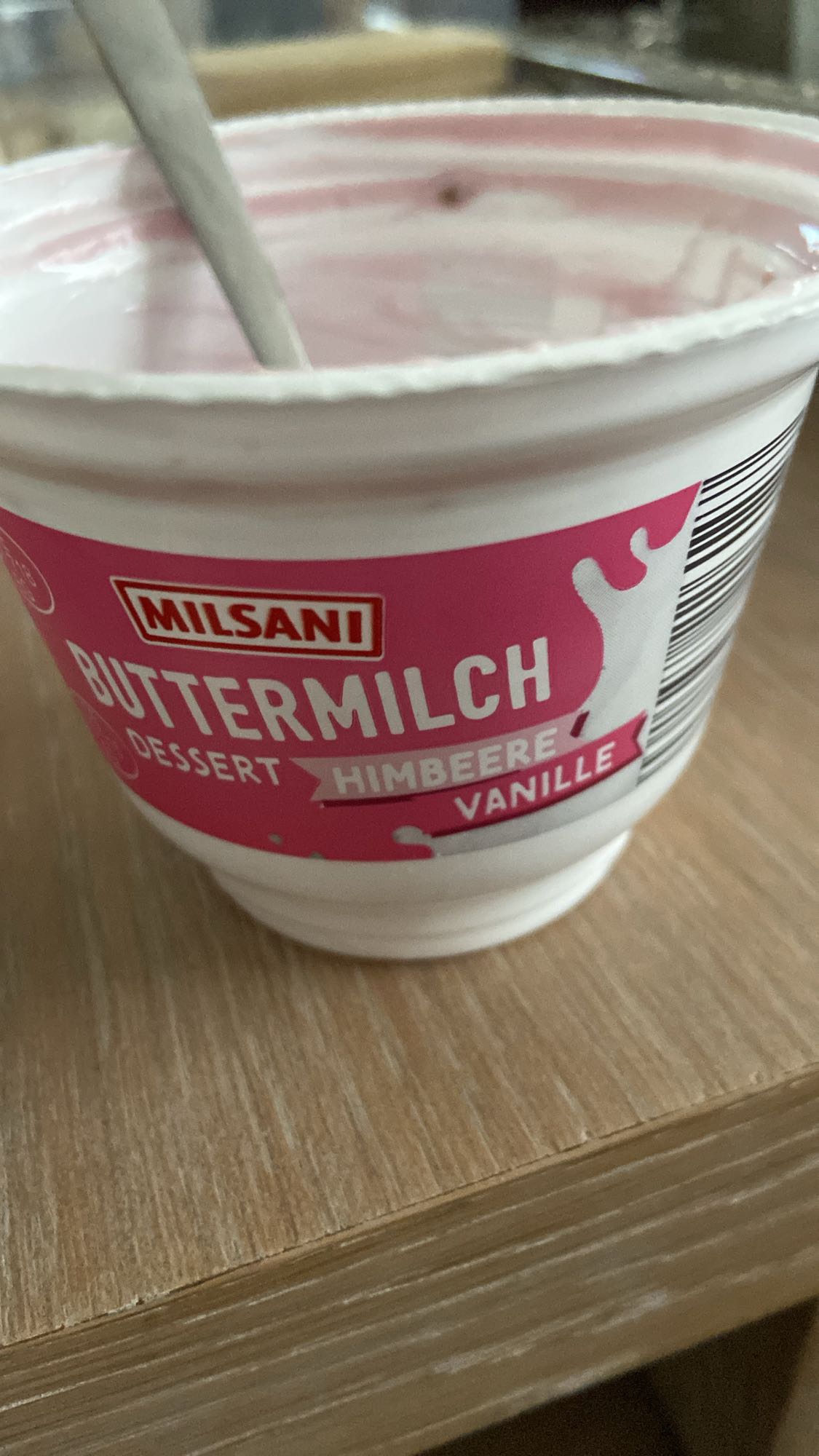 Karnemelk dessert framboos vanille