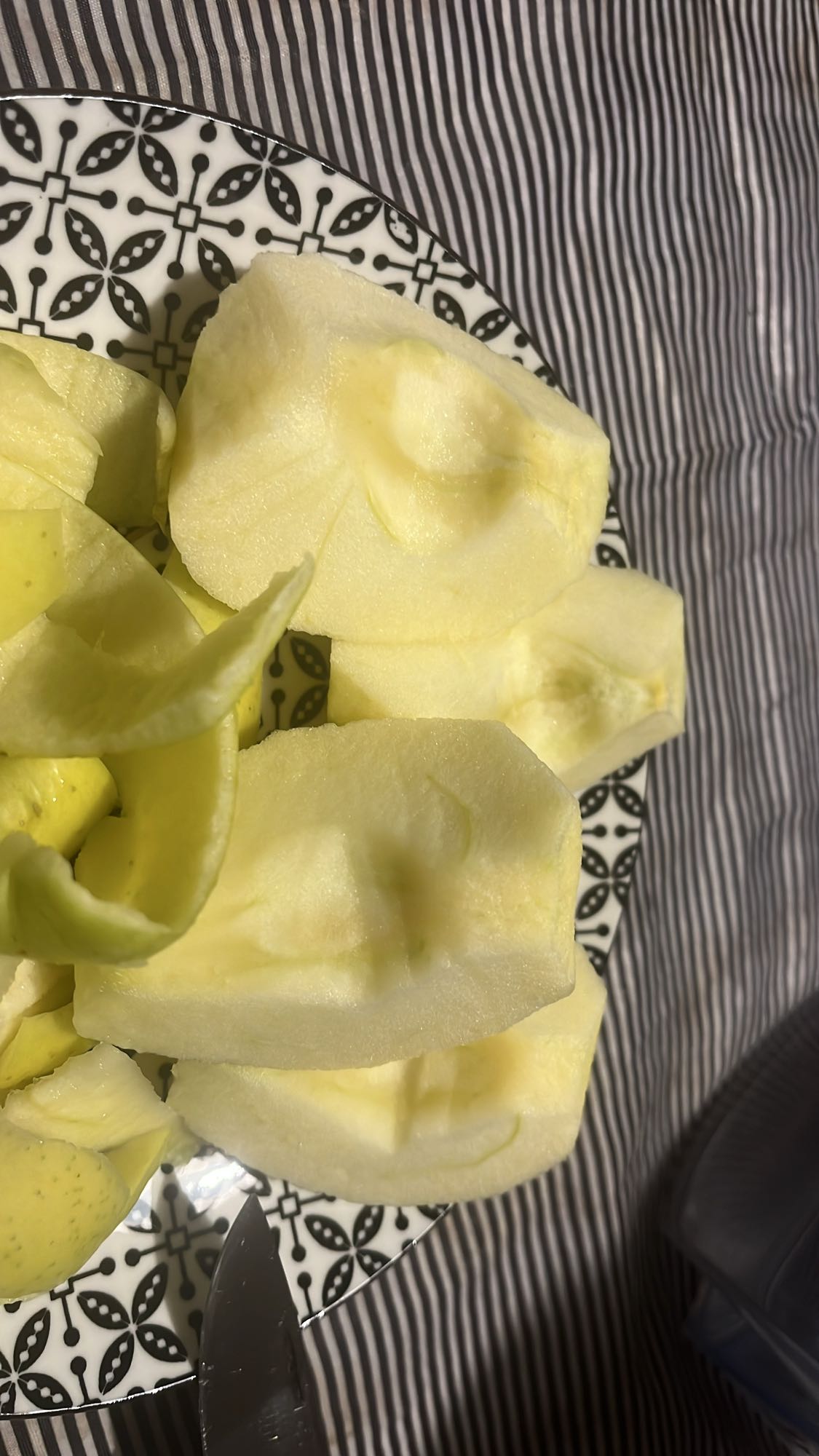 Обелени ябълки