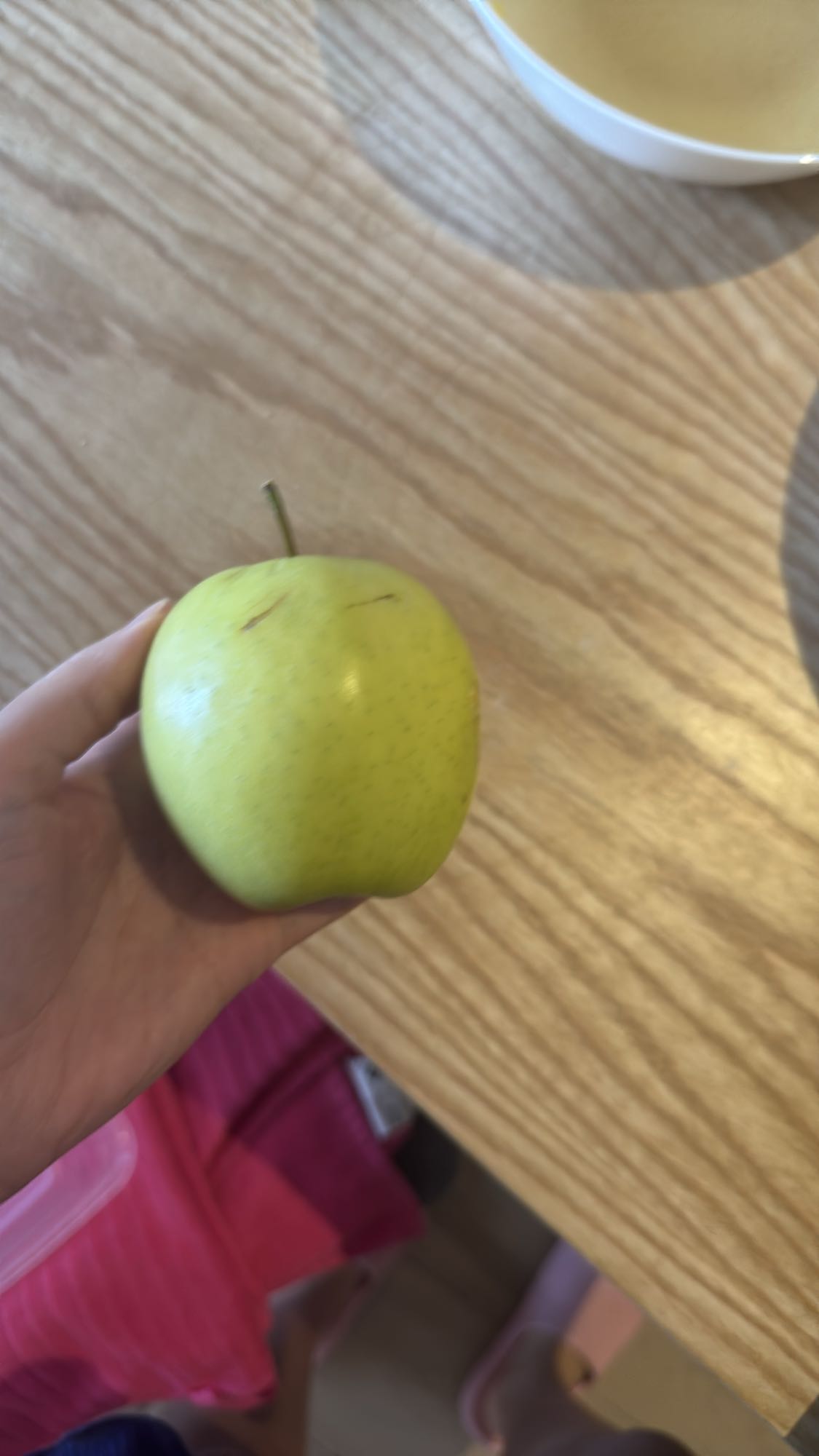 зелёное яблоко