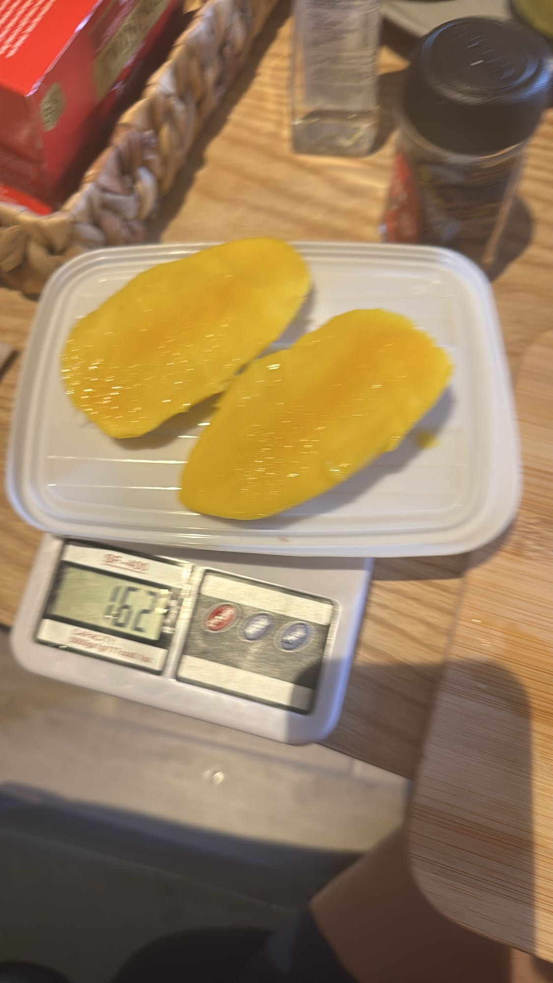 свежий манго