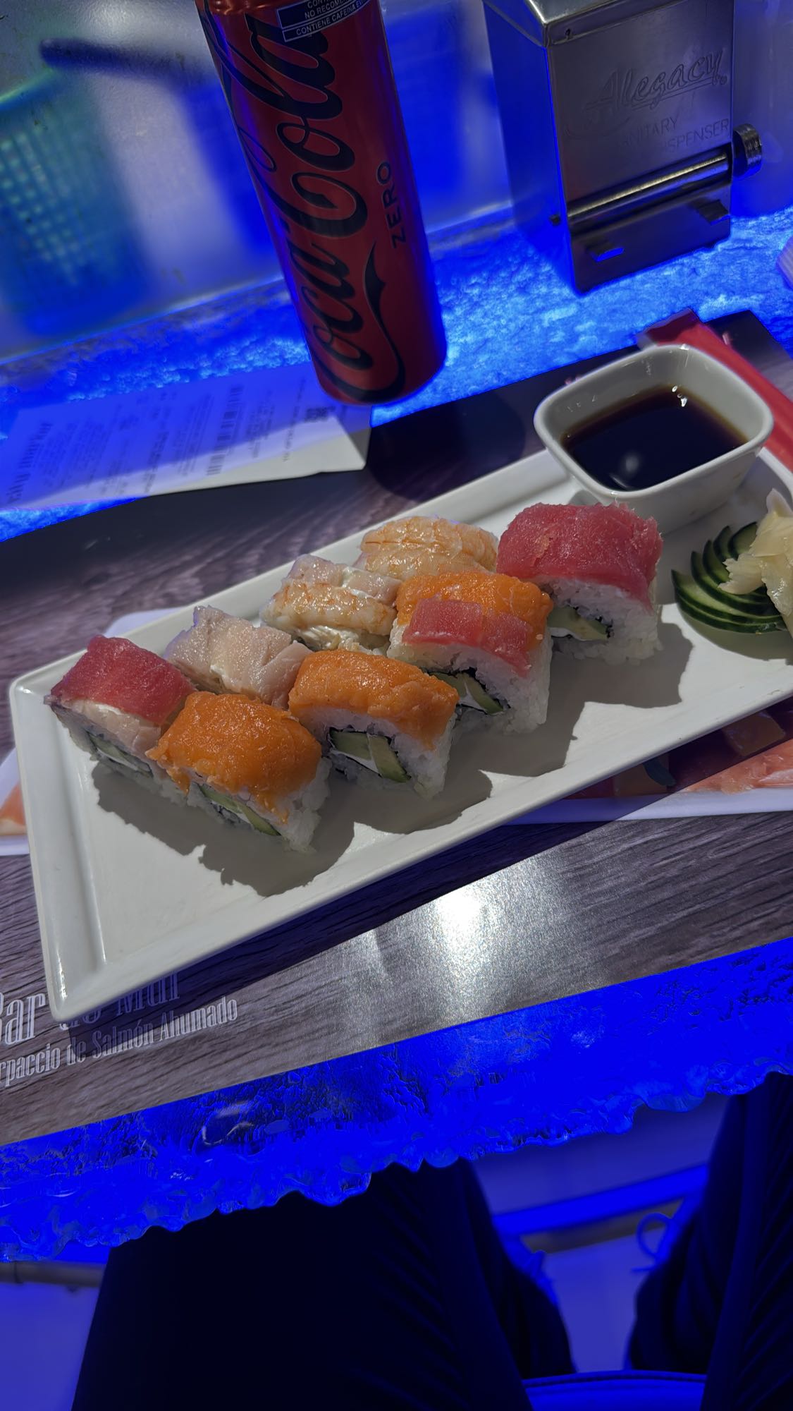 ассорти суши роллы