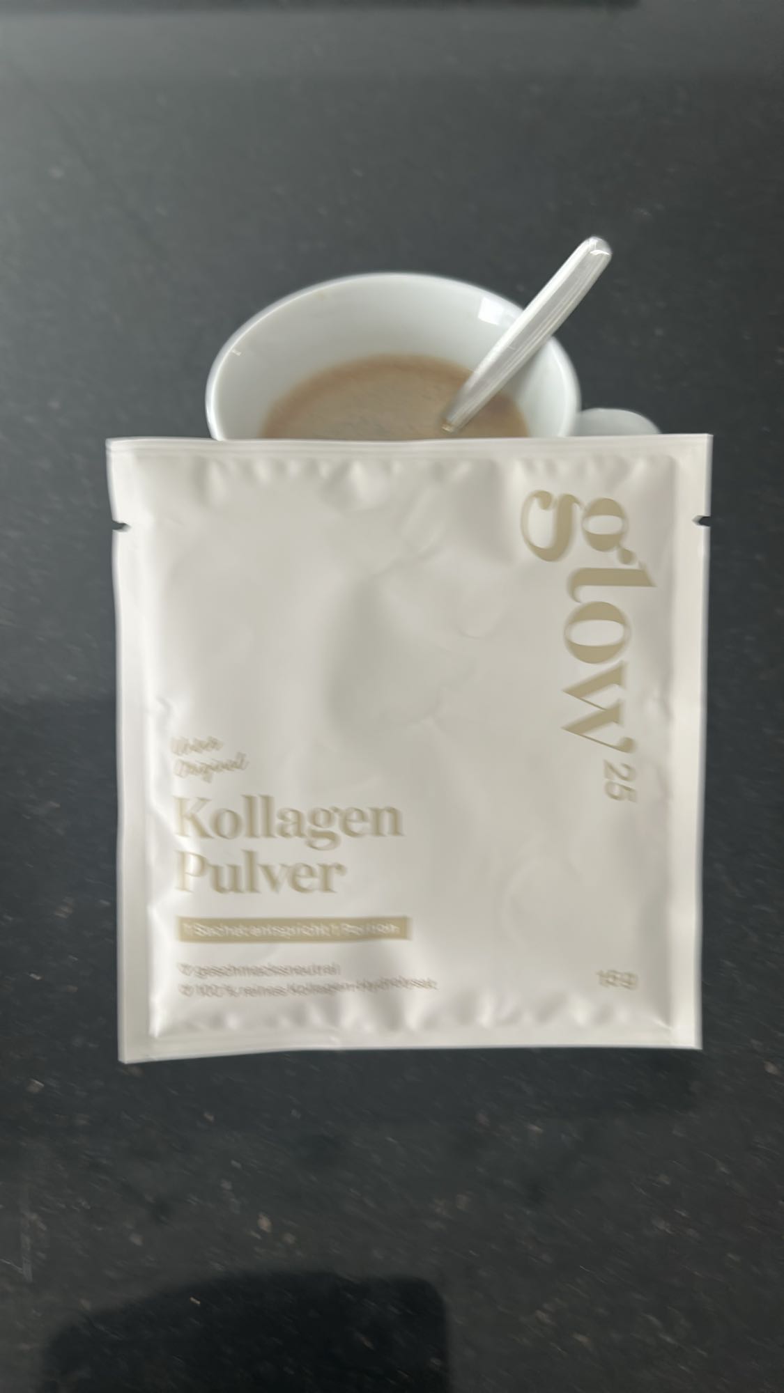 Kaffee mit Kollagenpulver