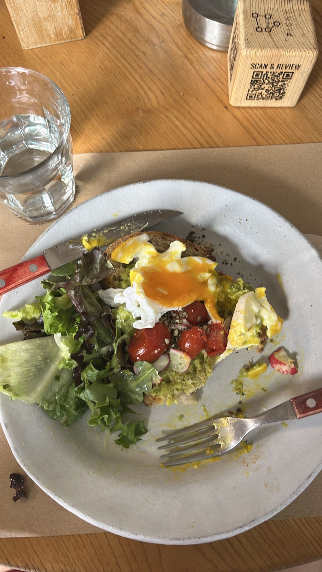 Tartine avocat œuf salade