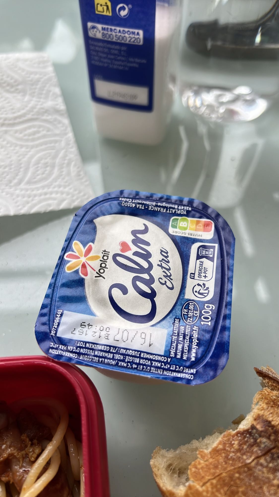 Yaourt nature et pain