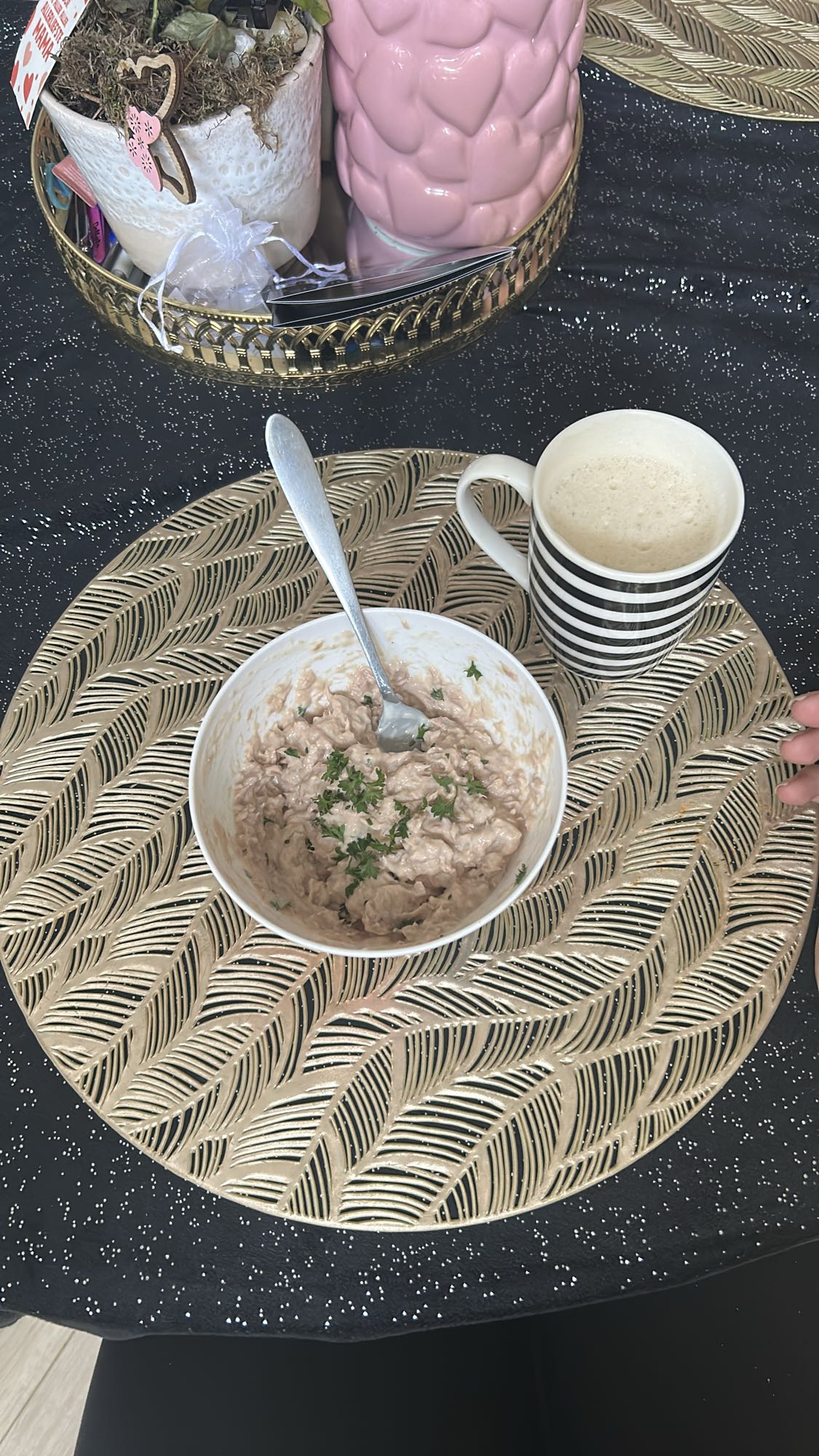 tonijnsalade met koffie