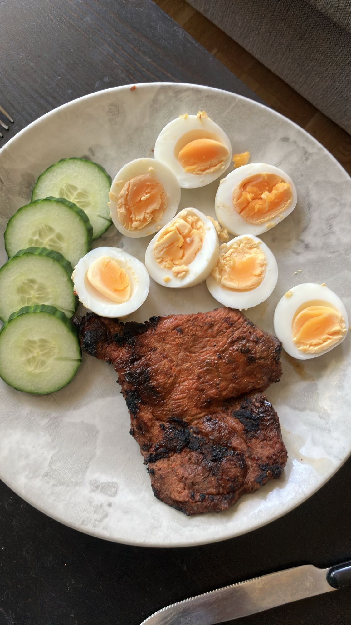 Grillad biff med ägg