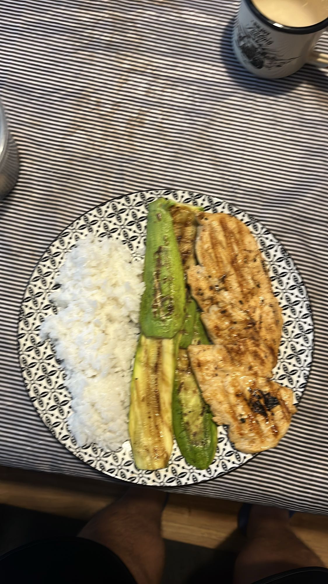 Пилешко с ориз и тиквички