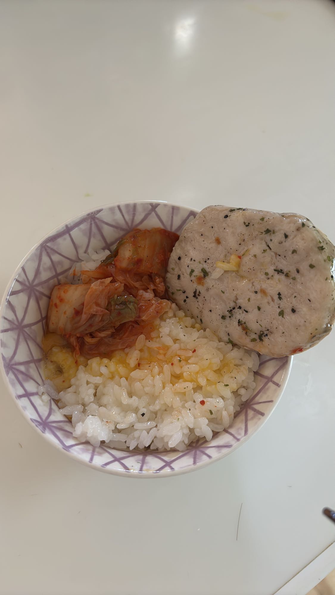ごはんとキムチとハンバーグ