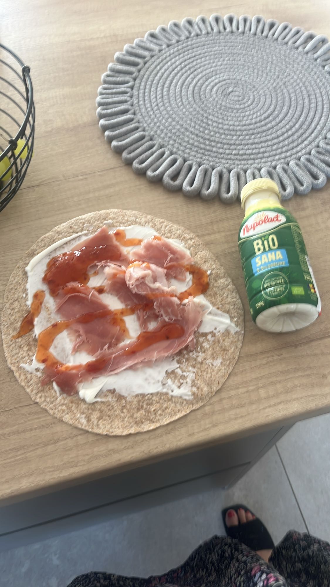 Wrap cu șuncă și sos