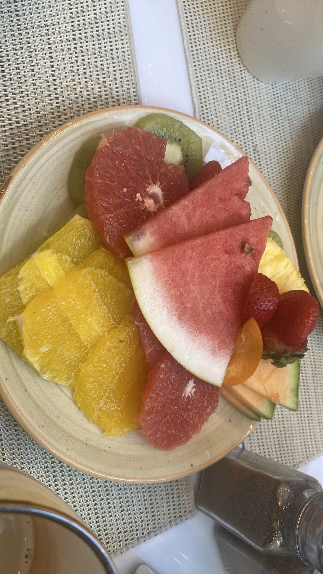 Talerz owoców świeżych