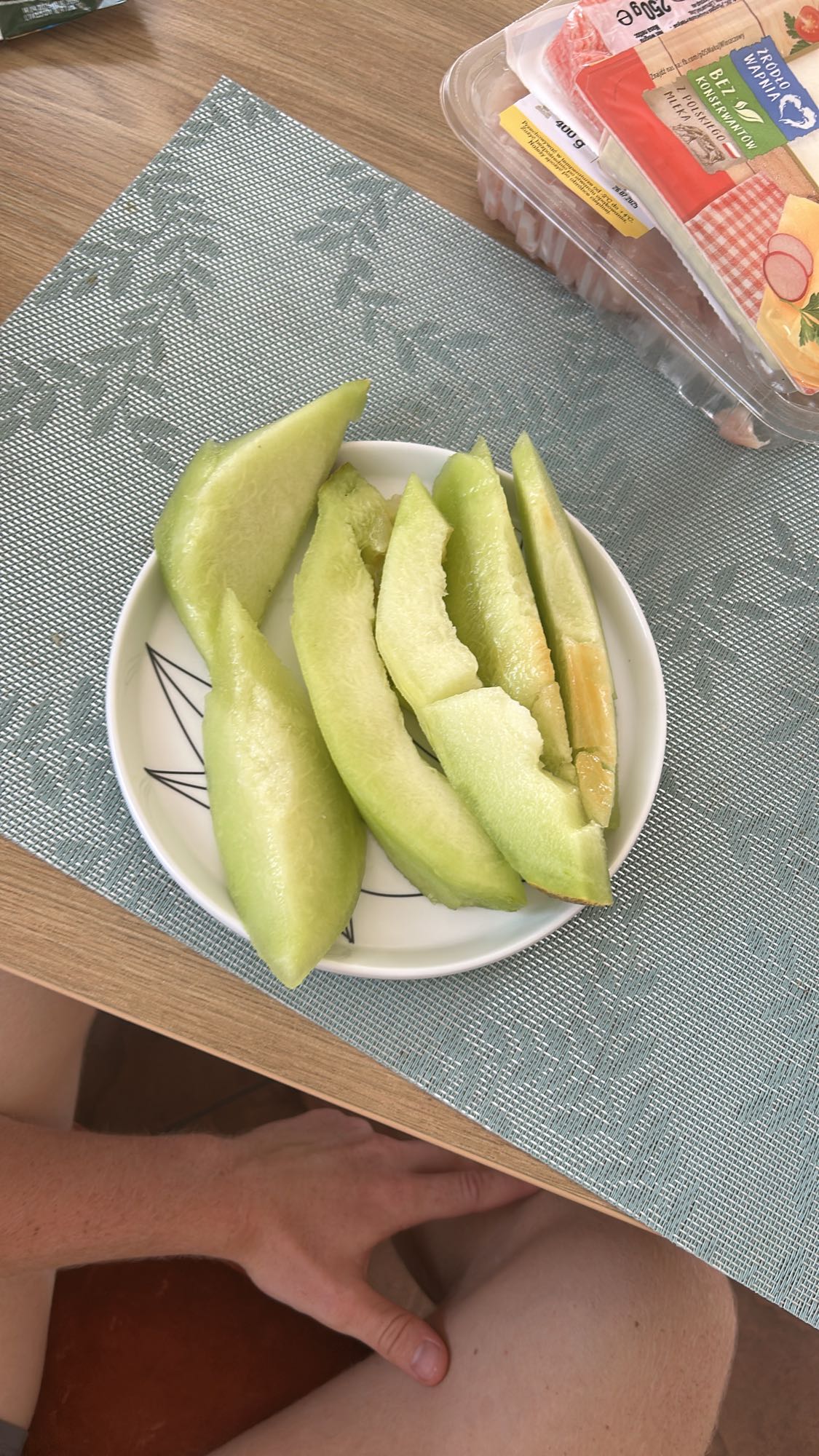 Дыня нарезанная