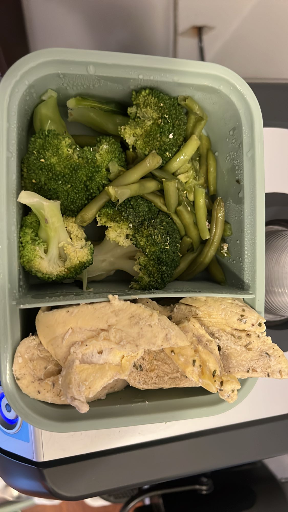 Chicken Veggie Box