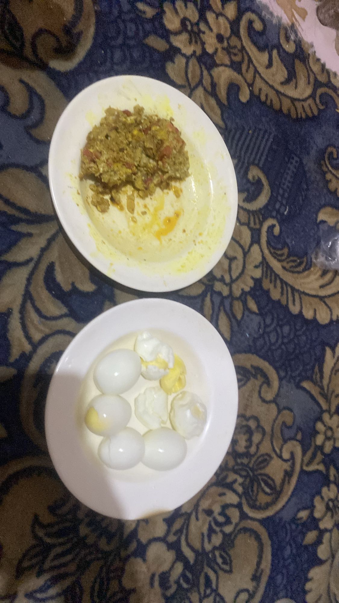 Boiled Eggs with Veg Mix