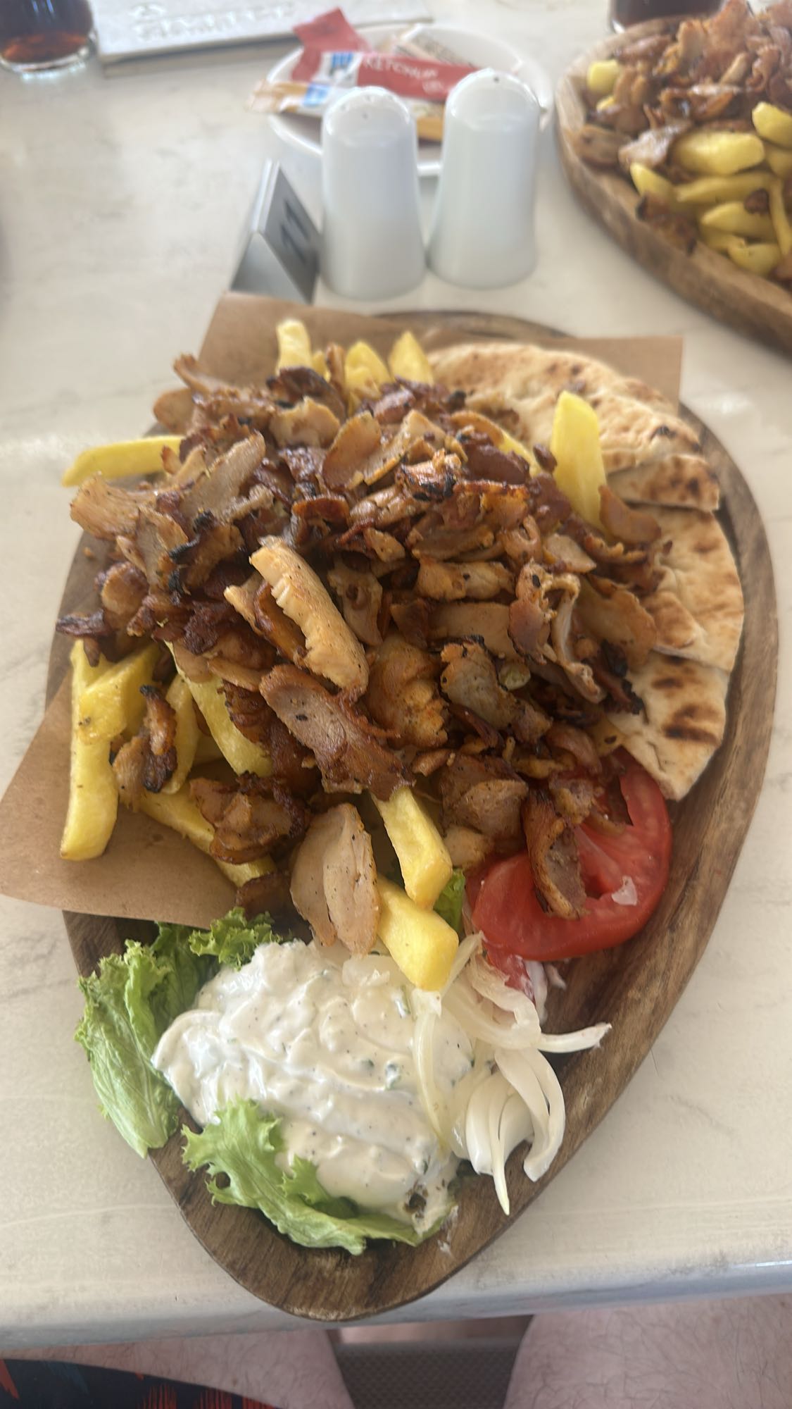 Gyros cu cartofi și pita