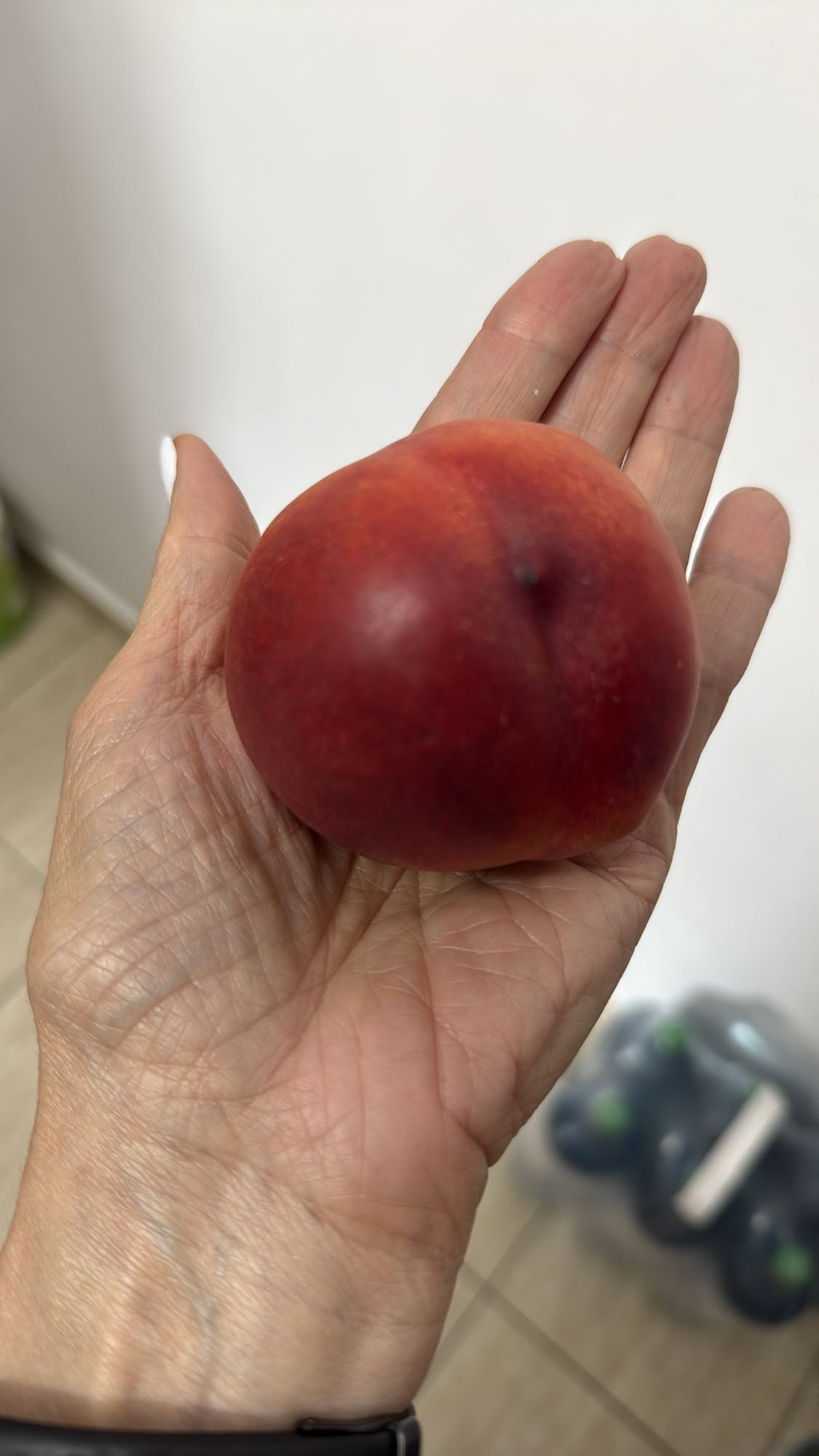 Nectarina proaspătă