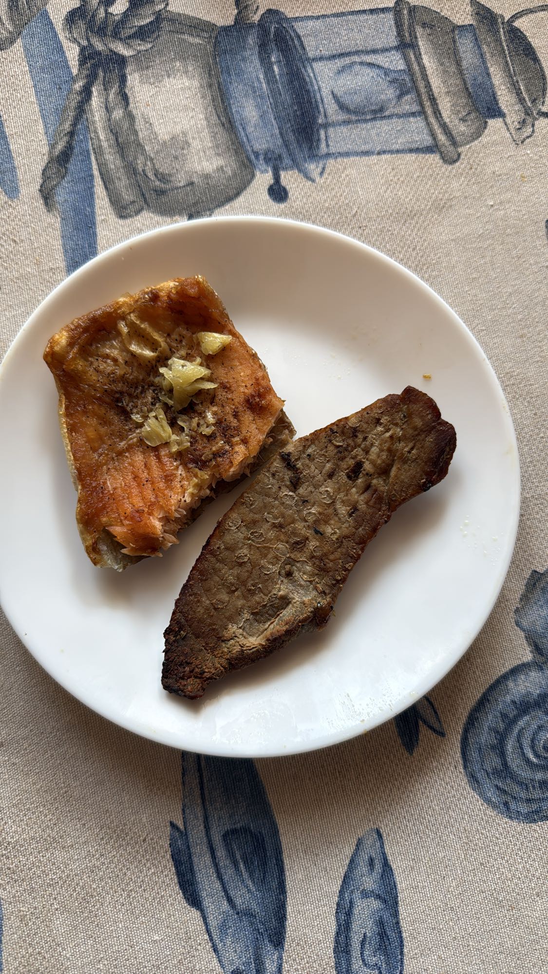 Somon și vită la grătar