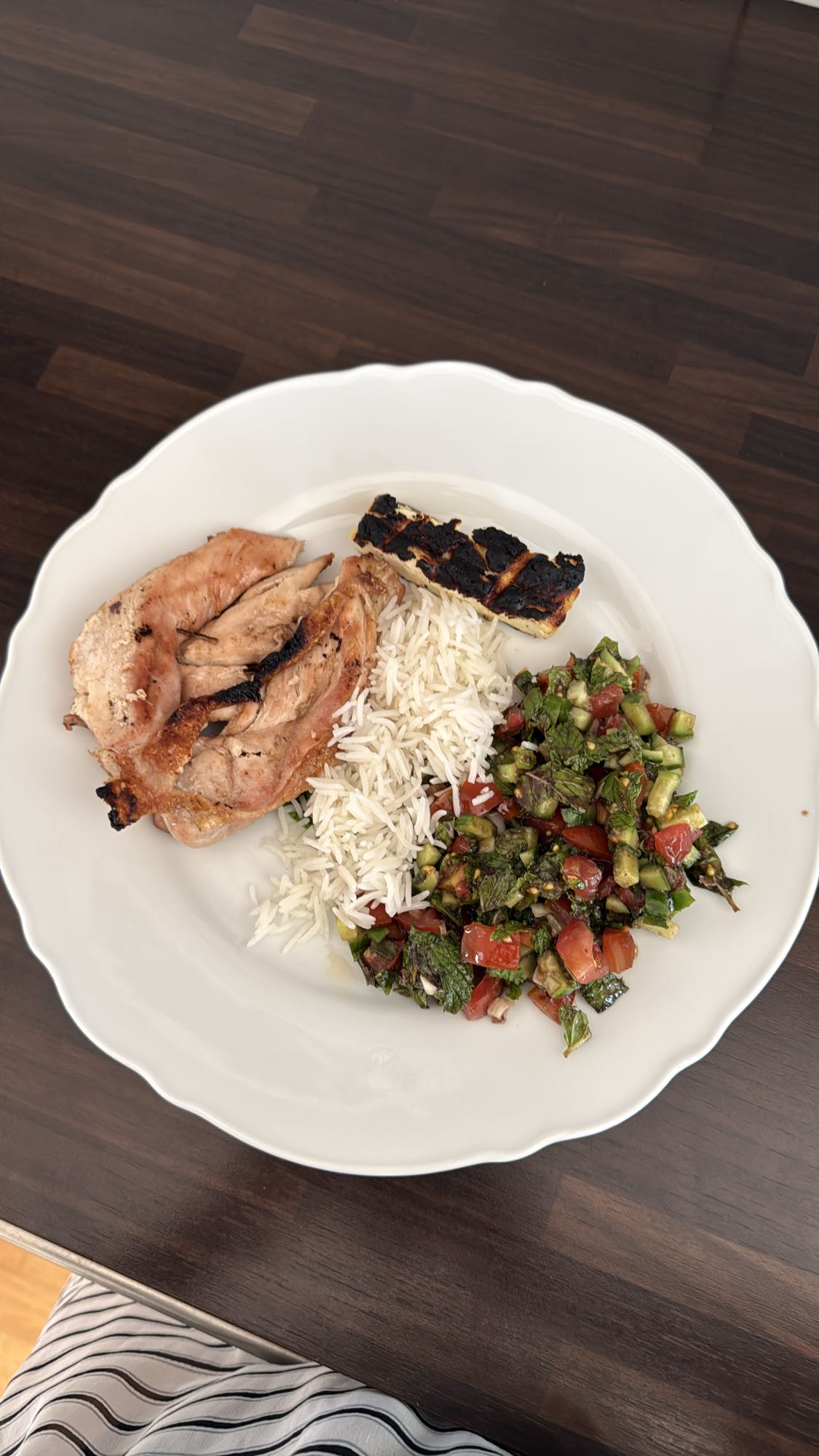 Kyckling med ris och sallad