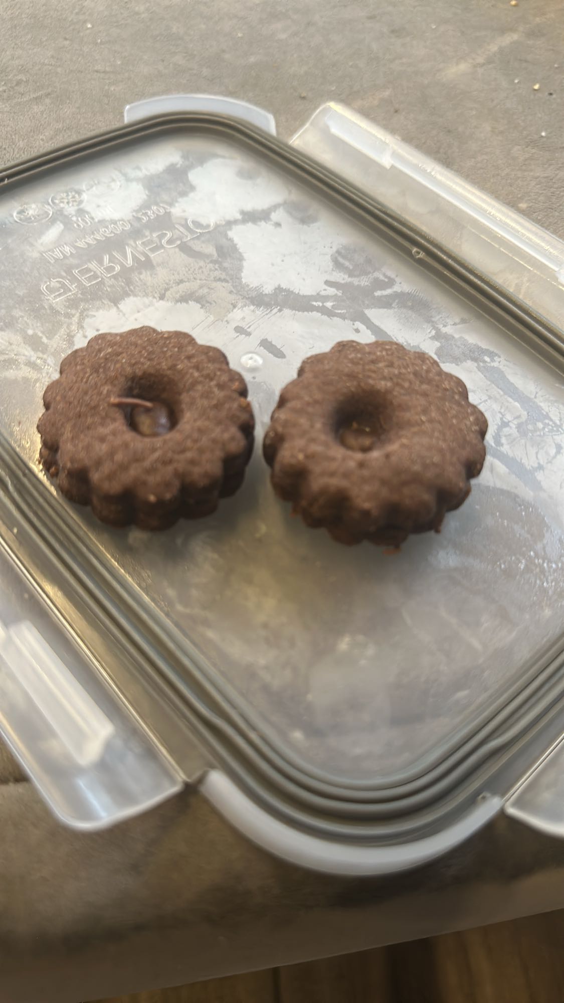 Chocolate sandwich cookies