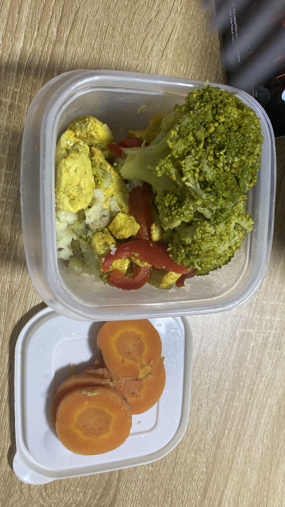 Pollo con verduras mixtas