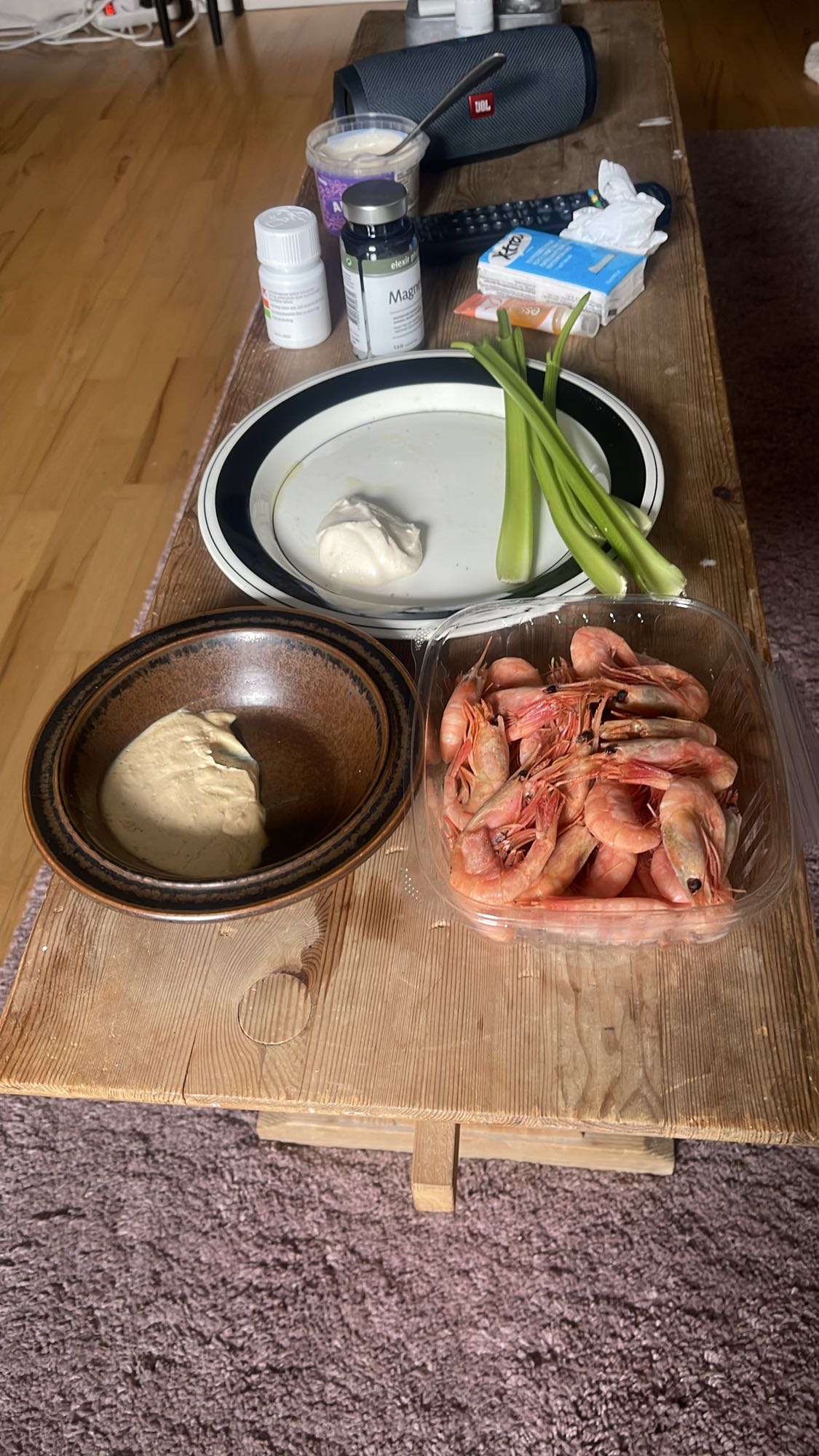 Räkor med selleri och sås