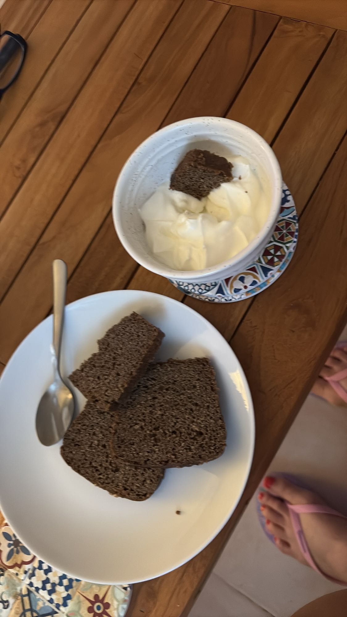 Yogurt with rye bread