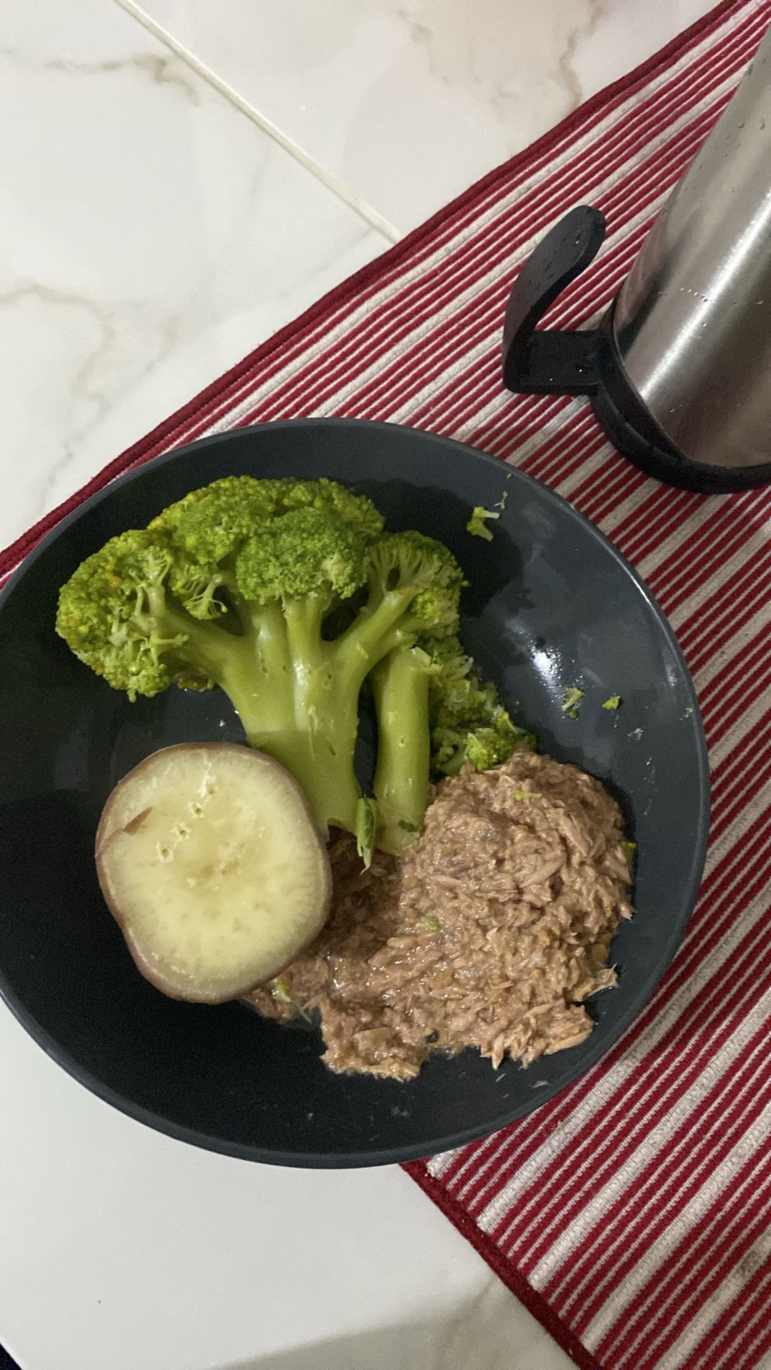 Atún con brócoli y papa