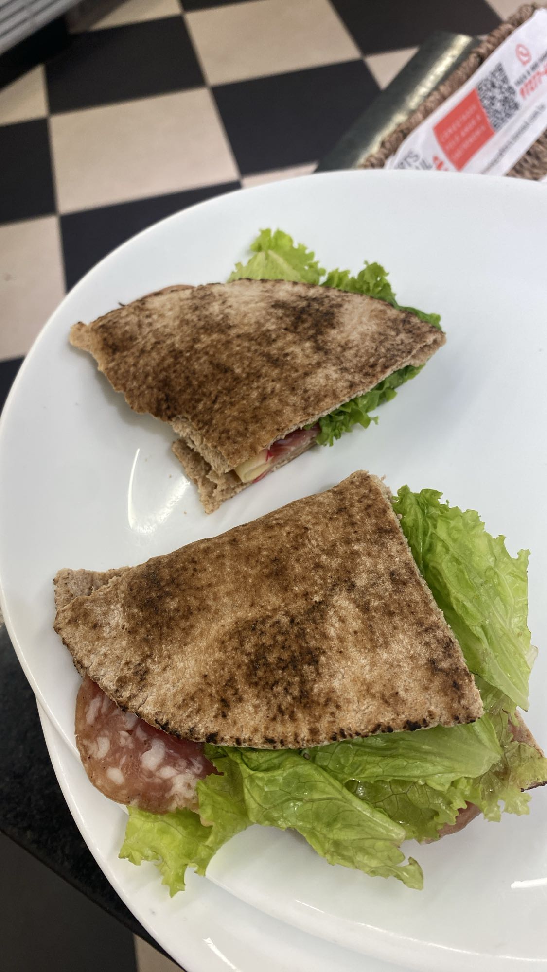 Sanduíche de pão sírio