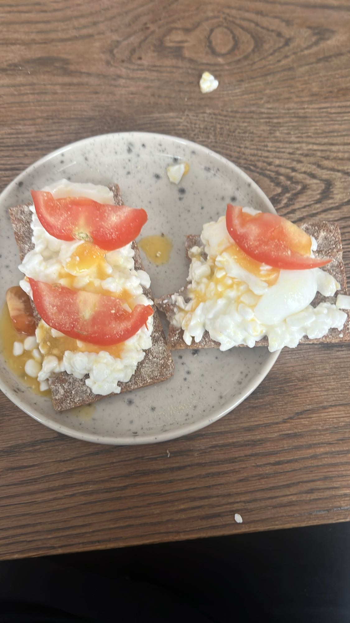 Knäckebröd med ägg & keso