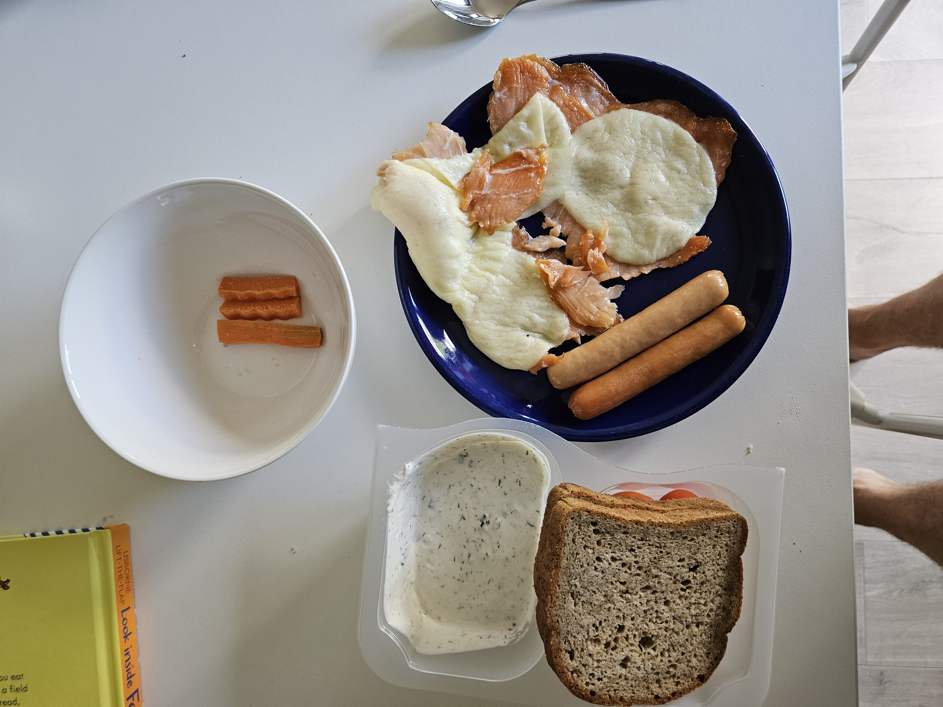 Smoked Salmon & Bread Plate