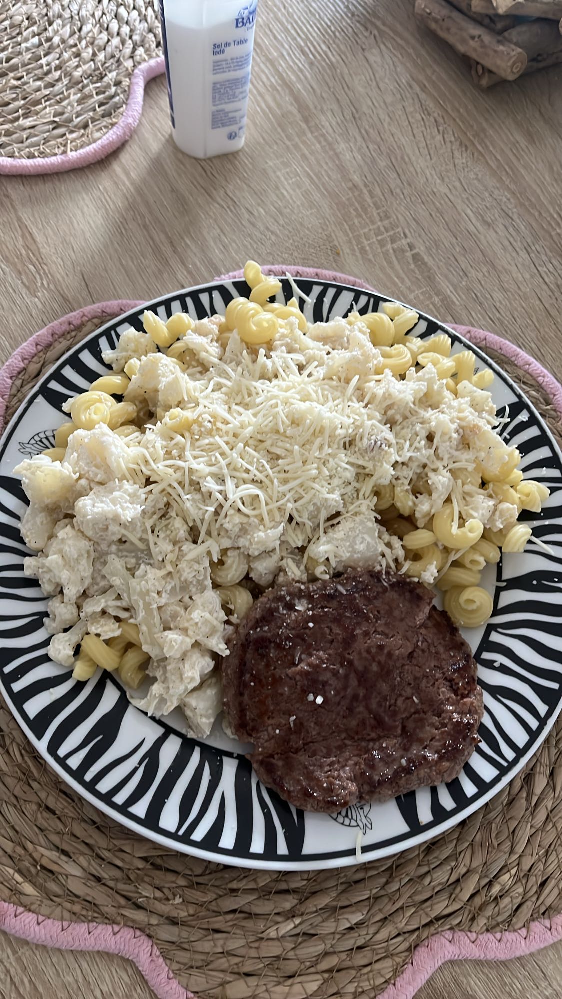 Pâtes au fromage et steak