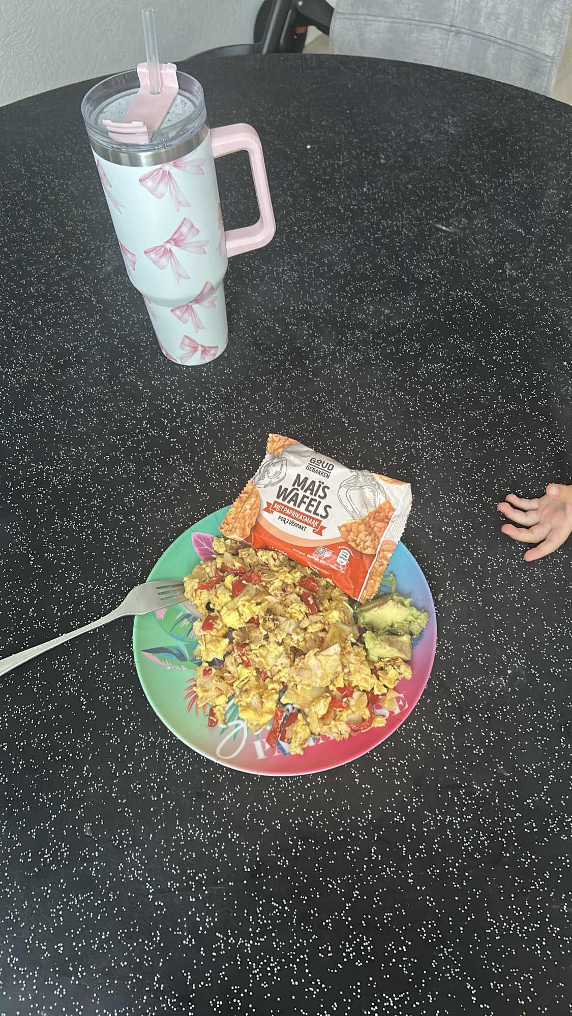 Roerei met maïswafels