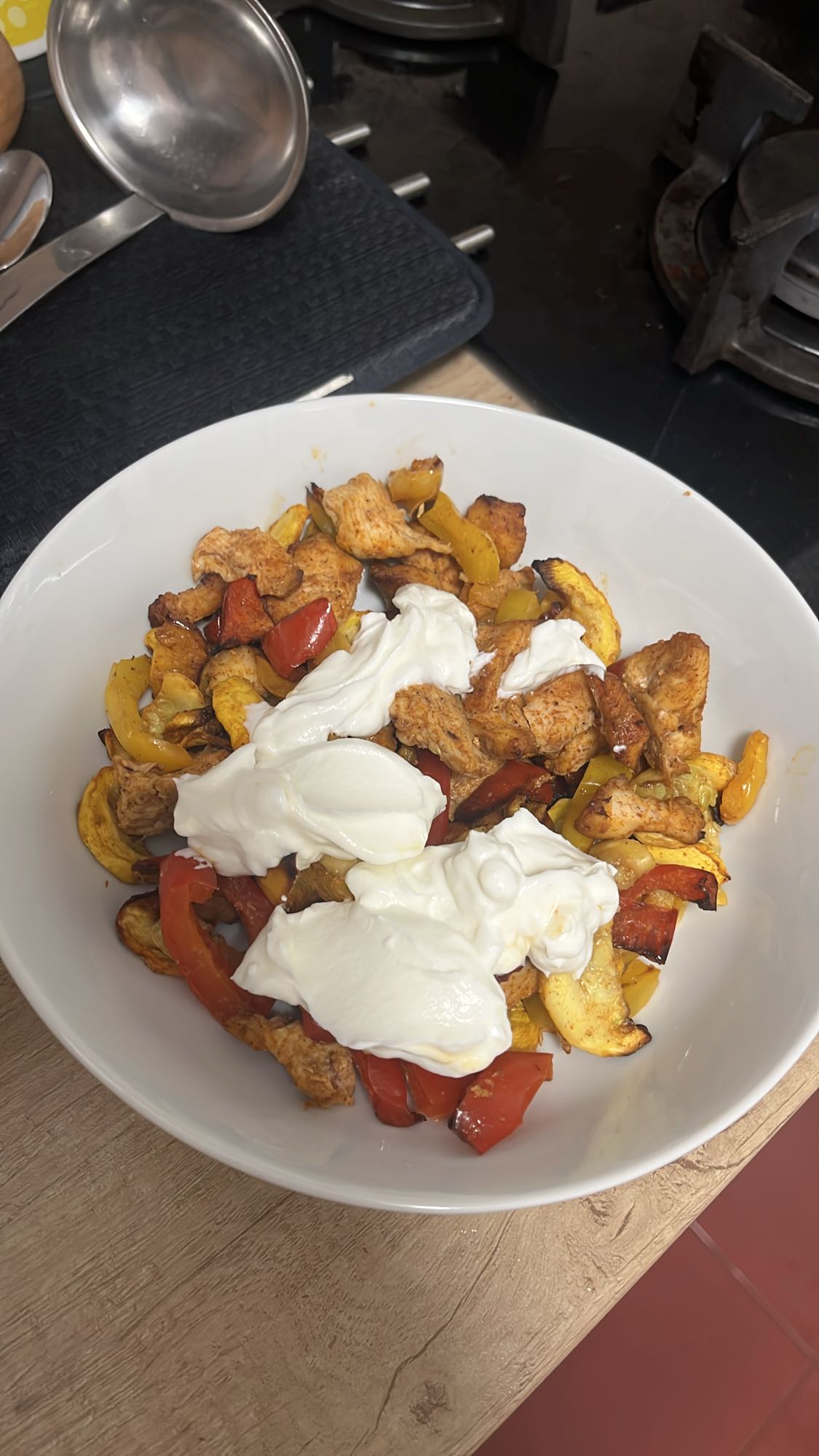 Pui cu legume și iaurt