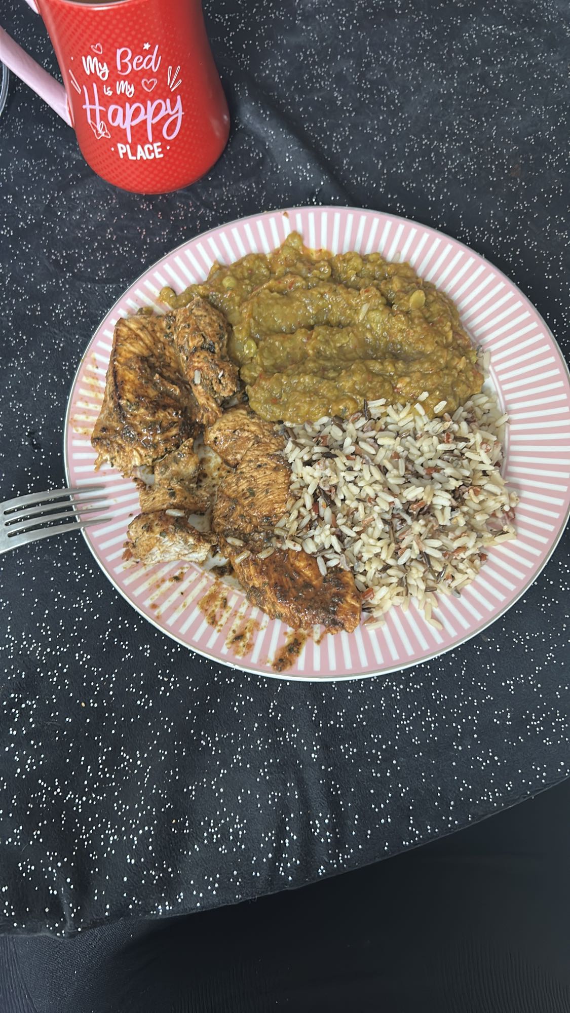 Kip met rijst en linzen